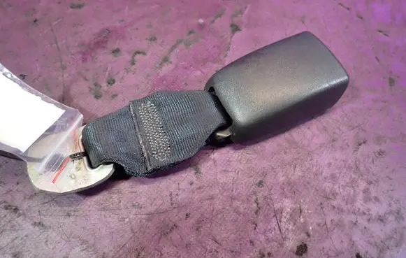 Toyota Aygo AB10 Front seatbelt buckle 