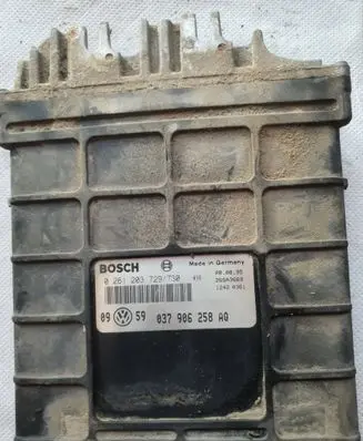 Volkswagen Golf III Engine control unit/module 037906258AQ 0261203729