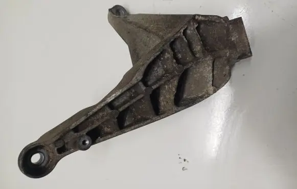 Audi A6 S6 C7 4G Engine mounting bracket 4G01993070