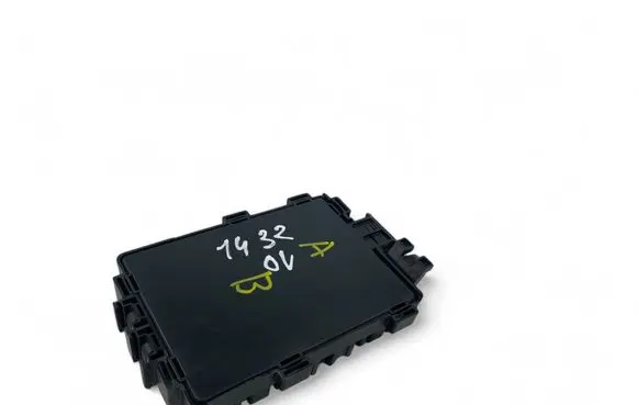 Tesla Model S Fuse module 103440900A
