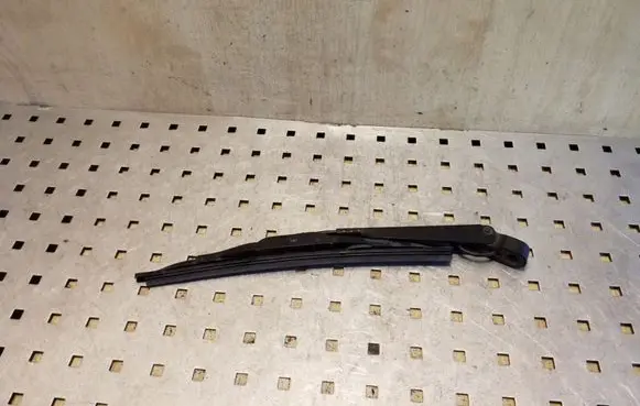 Ford C-MAX I Rear wiper blade arm 3M51R17526
