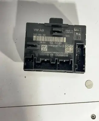 Audi A3 S3 8V Door control unit/module 5Q0959393