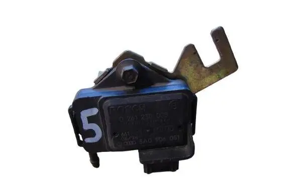 Volkswagen Golf III Air pressure sensor 3A0906051