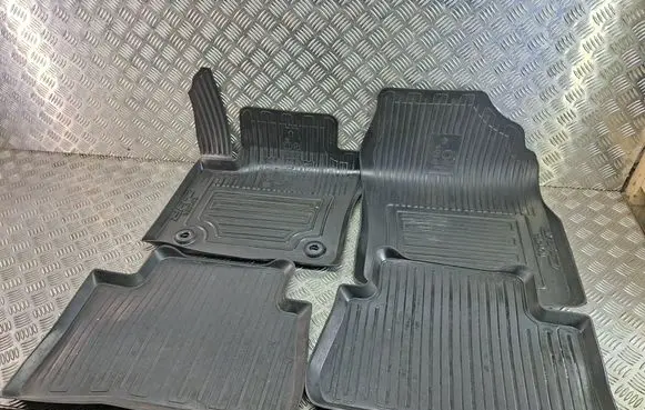 Toyota C-HR I Car floor mat set
