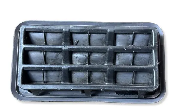 Dodge Charger Quarter panel pressure vent 05058636A7