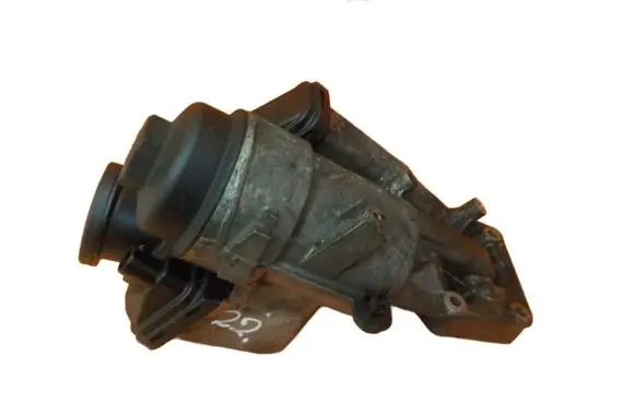 Volvo V50 Oil filter mounting bracket 30684381 B5244S4
