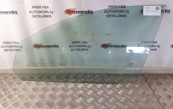 Volvo V50 Front door window glass four-door