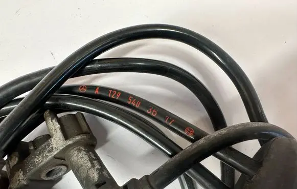 Mercedes-Benz SL R129 ABS wheel speed sensor 1295403617 1295401435