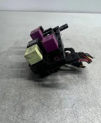 Audi A6 S6 C6 4F Relay mounting block 4F0937503