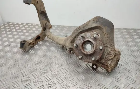 Nissan Pathfinder R51 Front wheel hub