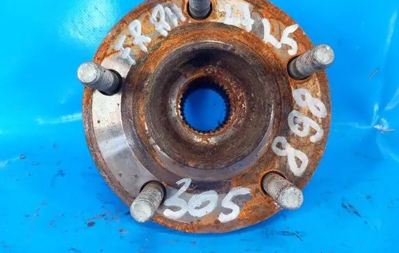 Chrysler 200 Rear wheel bearing hub 5154211AA