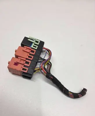 BMW 5 E60 E61 Other relay 10R02702627 858787