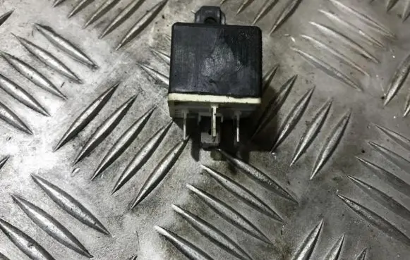 Renault 19 Other relay 7700810926b 7700810926-b