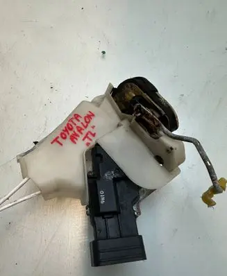 Toyota Avalon XX20 Rear door lock 687543