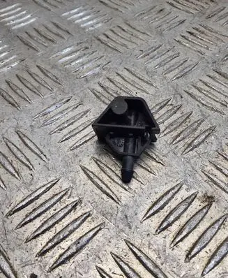 Nissan Qashqai Windshield washer spray nozzle 