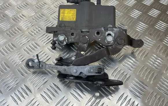 Mercedes-Benz E W212 Engine bonnet/hood hinges 19033900026