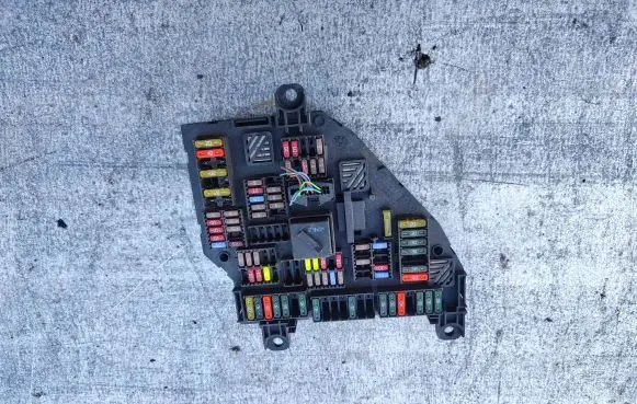BMW 7 F01 F02 F03 F04 Fuse module 417033451 9264924 03942707