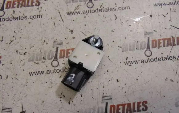 Lexus IS 220D-250-350 Airbag deployment crash/impact sensor 8983153010