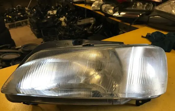 Peugeot 106 Headlight/headlamp
