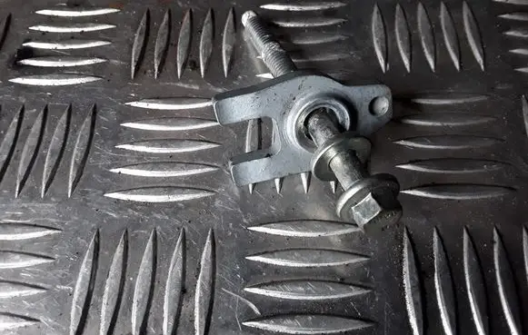 Opel Vivaro Fuel Injector clamp holder