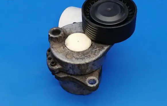 Mercedes-Benz Sprinter W906 Alternator belt tensioner 