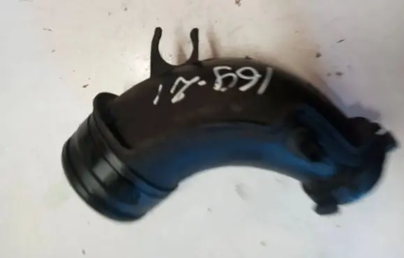 Volvo XC40 Air intake hose/pipe 32222143