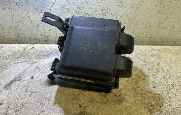 Ford Puma Fuse module L1TT14D068PAG 9483409501 M0R0CC0