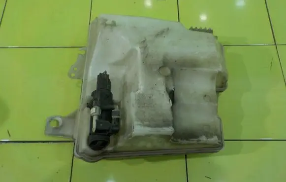 Toyota Prius (XW20) Windshield washer fluid reservoir/tank ZBIORNICZEK 16AB5