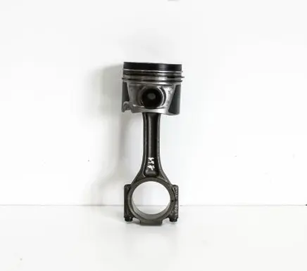 Volkswagen PASSAT B6 Piston 