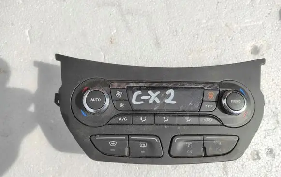 Ford C-MAX II Climate control unit