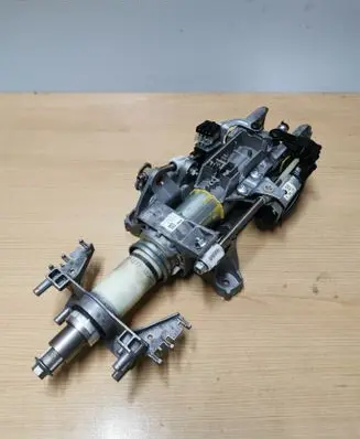Steering wheel axle set