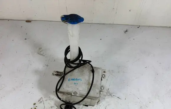KIA Carens II Windshield washer fluid reservoir/tank 986101D000 986101D100