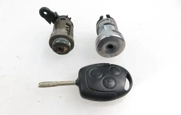 Ford Mondeo Mk III Ignition lock 