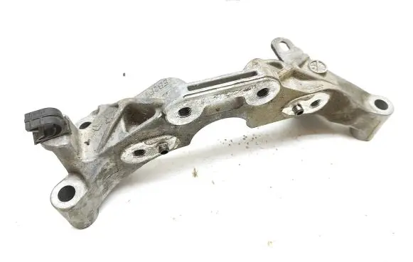 Peugeot 208 Engine mounting bracket 9813582980