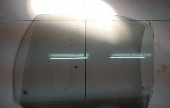 Honda Civic Rear door window glass AS2