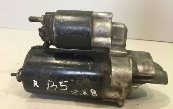 Volkswagen PASSAT B5 Starter motor 078911023D 8642104233 0001108174