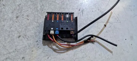 Mercedes-Benz E W211 Fuse module 013948371