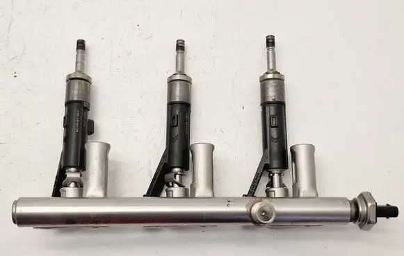 Peugeot 2008 I Fuel main line pipe 9811353880 2051200217 9822715980