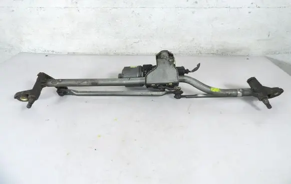 Audi A4 S4 B6 8E 8H Front wiper linkage and motor 8E1955119