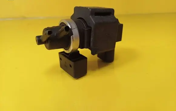 Audi A4 S4 B6 8E 8H Turbo solenoid valve 8E0906628 059906629A