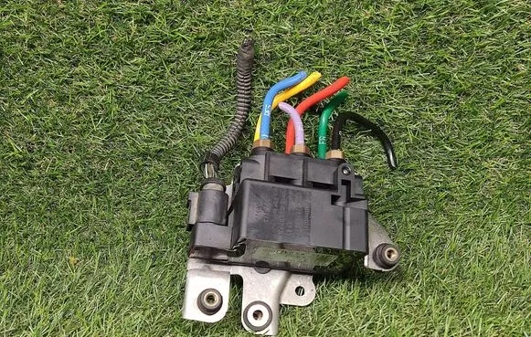 Audi Q7 4L Air suspension valve block 7L0698014C 15100050952 11320