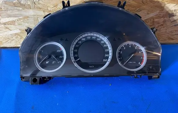 Mercedes-Benz C W204 Speedometer (instrument cluster) A2049003100 A2049022800