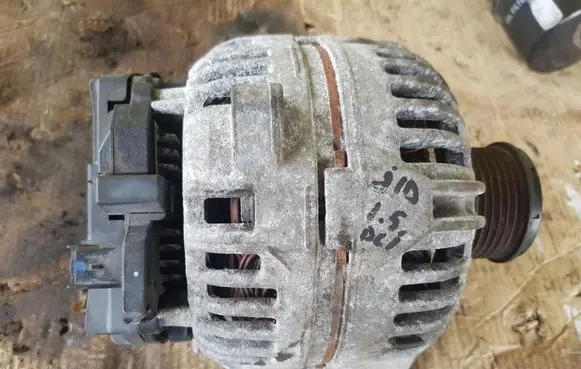 Nissan Qashqai Starter motor 8200728292C