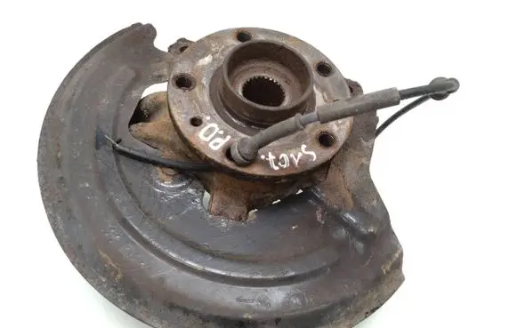 Renault Kangoo II Front wheel hub spindle knuckle 8200756273 8200441401