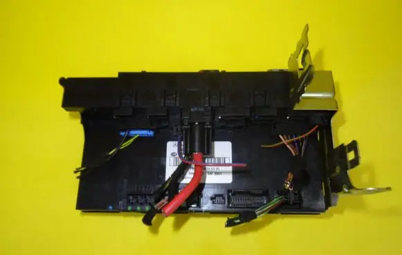 Mercedes-Benz C W203 SAM control unit 2035451801 5DK008486-40