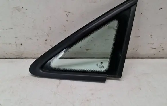 Volkswagen Touran I Front triangle window/glass 1T0845411