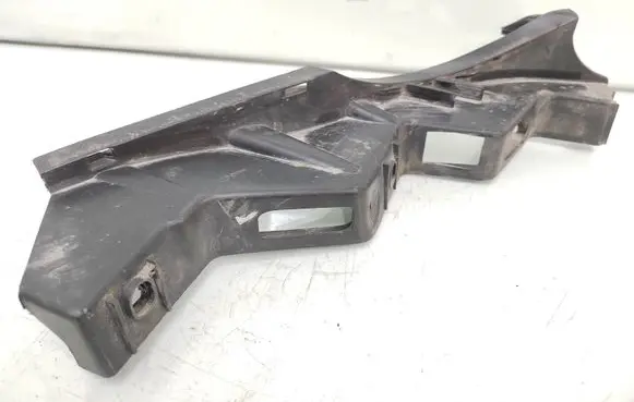Volkswagen PASSAT B6 Front bumper mounting bracket 3C0807890