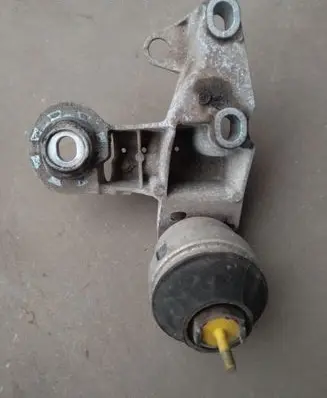 Seat Exeo (3R) Engine mount bracket 8D0199378AR