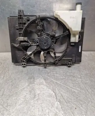 Radiator cooling fan shroud