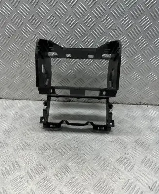 Volkswagen Golf VI Radio/GPS head unit trim 5K0858089E 5K0858005